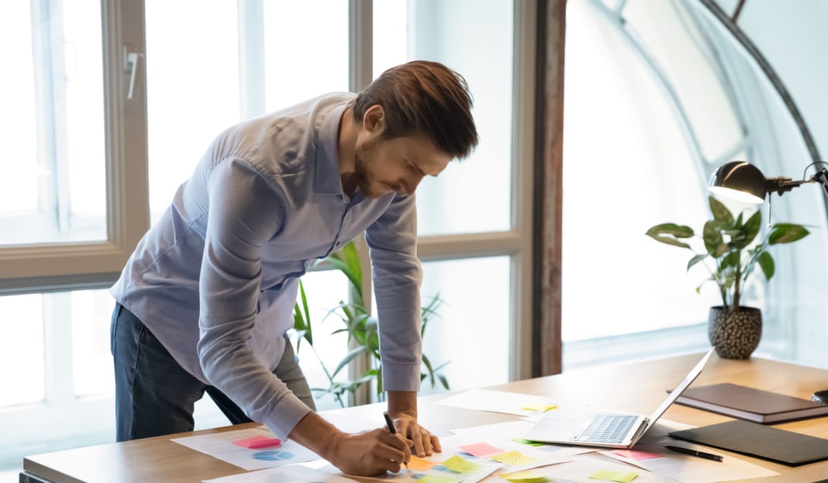 seo specialist planning a strategy.